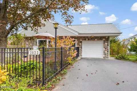 2023 Mcclellan St, Schenectady, NY 12309 photo 32