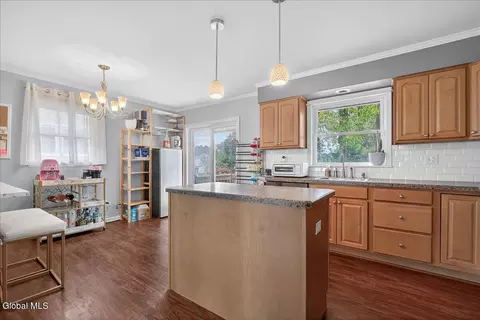 205 E Palmer Ave, Schenectady, NY 12303 photo 6