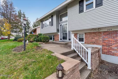 205 E Palmer Ave, Schenectady, NY 12303 photo 2