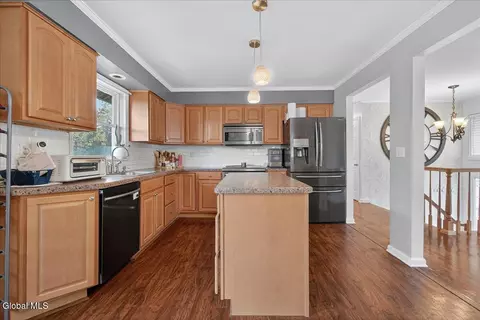 205 E Palmer Ave, Schenectady, NY 12303 photo 8