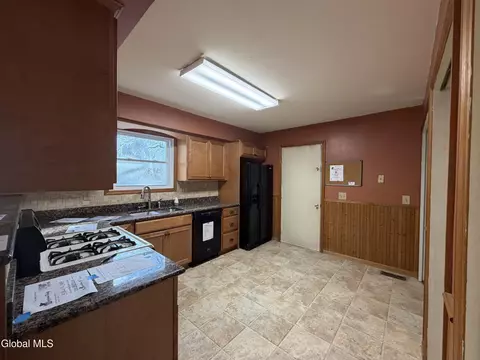 Kitchen - 42 Hackett St, Selkirk, NY 12158 photo 2 of 2