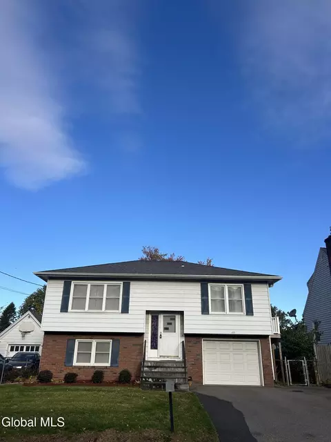 103 Frederick Ave, Colonie, NY 12205