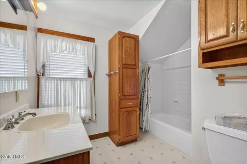 1060 Keyes Ave, Schenectady, NY 12309 photo 22