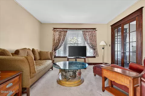 1060 Keyes Ave, Schenectady, NY 12309 photo 6