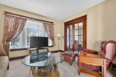 1060 Keyes Ave, Schenectady, NY 12309 photo 8