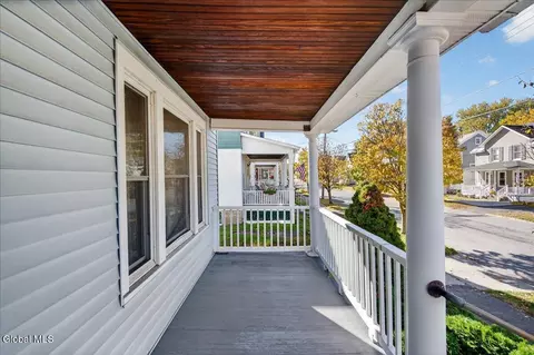 1060 Keyes Ave, Schenectady, NY 12309 photo 3