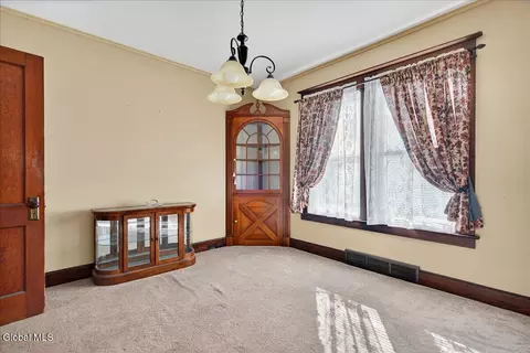 1060 Keyes Ave, Schenectady, NY 12309 photo 14