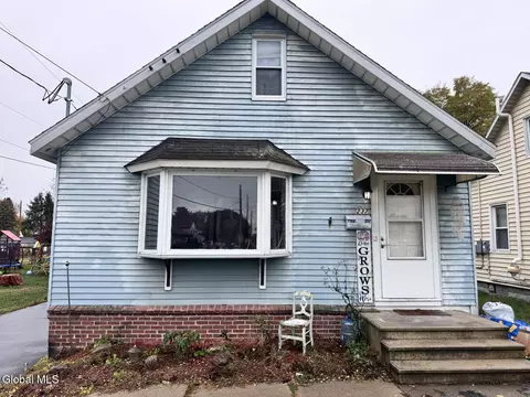 237 Princetown Rd, Rotterdam, NY 12306