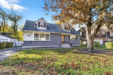203 Mountain View Ave, Rensselaer, NY 12144