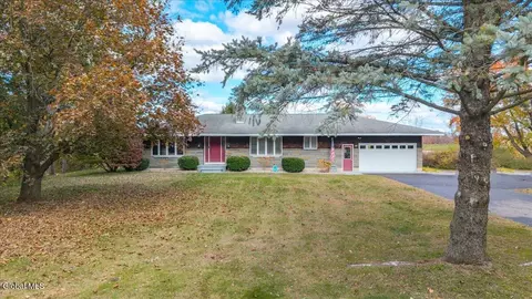 321 Middletown Rd, Waterford, NY 12188