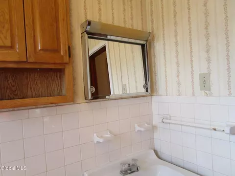 2542 Augustine Ave, Schenectady, NY 12306 photo 37