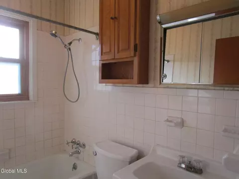 2542 Augustine Ave, Schenectady, NY 12306 photo 35