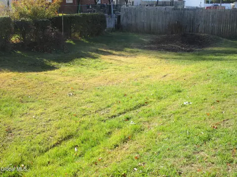 2542 Augustine Ave, Schenectady, NY 12306 photo 11