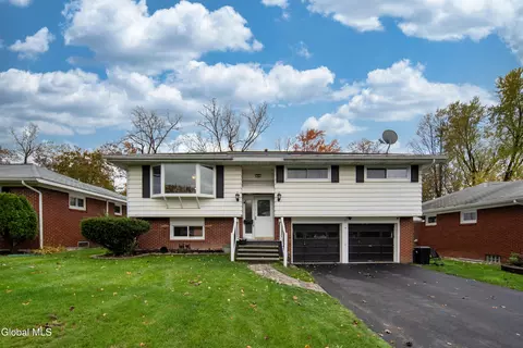 36 Farley Dr, Rensselaer, NY 12144