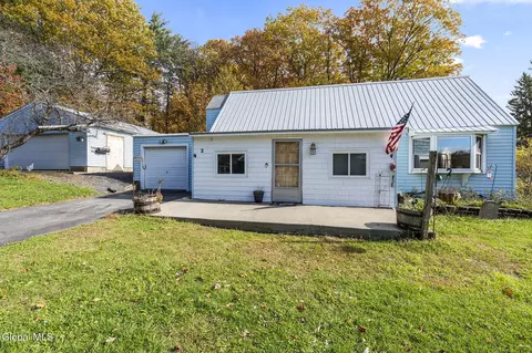 2 Verda Ave, Clarksville, NY 12041