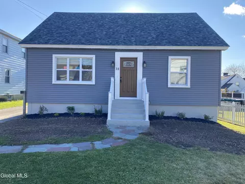38 Edson St, Amsterdam, NY 12010