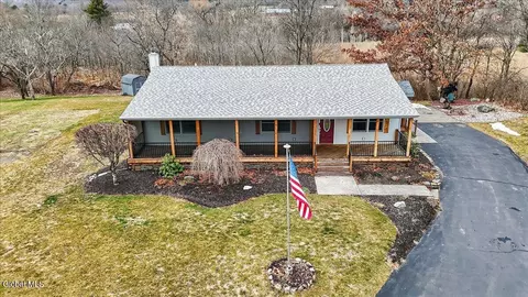 1033 Hudson Ave, Stillwater, NY 12170