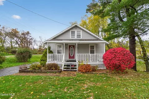 3 Old Troy Rd, East Greenbush, NY 12061