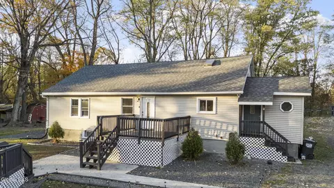 93 Haughney Rd, Troy, NY 12182