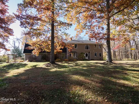 6 Weatherfield Ln, Valatie, NY 12184