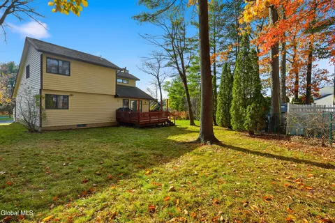 Exterior - 7 Lea Ct, Schenectady, NY 12309 photo 5 of 7