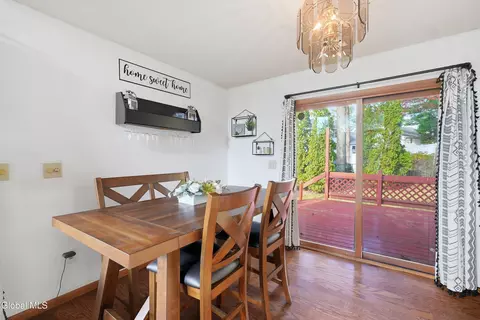 Dining - 7 Lea Ct, Schenectady, NY 12309 photo 3 of 3