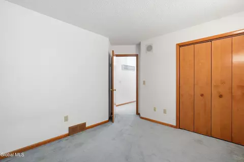 Bedroom - 7 Lea Ct, Schenectady, NY 12309 photo 5 of 7
