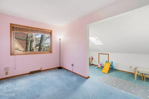 Bedroom - 7 Lea Ct, Schenectady, NY 12309 photo 6 of 7
