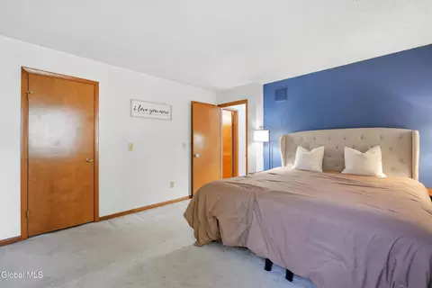 Bedroom - 7 Lea Ct, Schenectady, NY 12309 photo 3 of 7