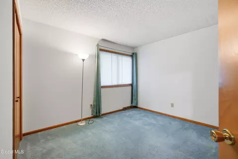 Bedroom - 7 Lea Ct, Schenectady, NY 12309 photo 4 of 7