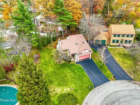 View/Area - 7 Lea Ct, Schenectady, NY 12309 photo 1 of 2