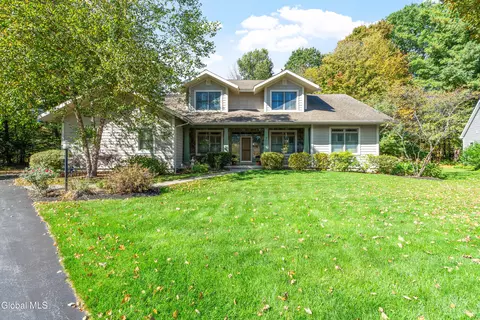26 Westbury Dr, Saratoga Springs, NY 12866