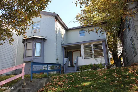 1576 4th St, Rensselaer, NY 12144