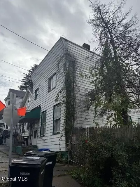 21 Lincoln Ave, Troy, NY 12180