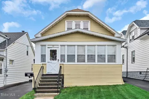 32 Bonheim St, Albany, NY 12204