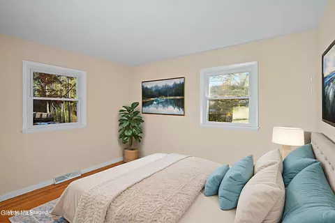 Bedroom - 10 Dawn Dr, Glenville, NY 12302 photo 5 of 7