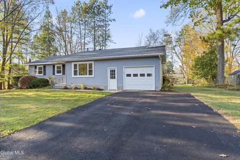Exterior - 10 Dawn Dr, Glenville, NY 12302 photo 2 of 9