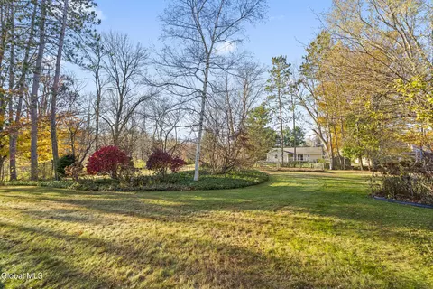 Exterior - 10 Dawn Dr, Glenville, NY 12302 photo 6 of 9