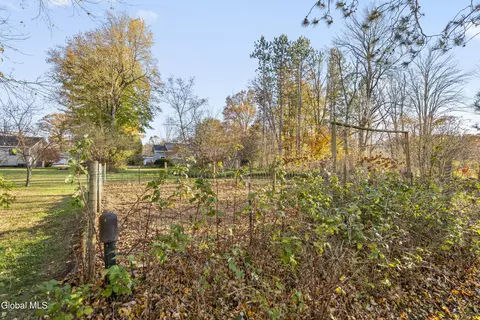 Exterior - 10 Dawn Dr, Glenville, NY 12302 photo 9 of 9