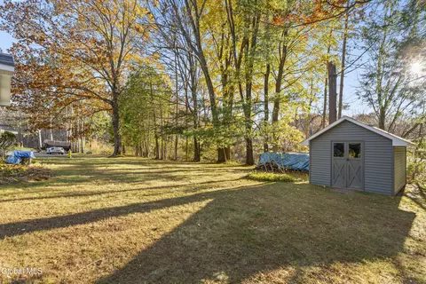 Exterior - 10 Dawn Dr, Glenville, NY 12302 photo 5 of 9