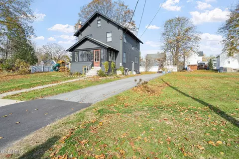 12 2nd Ave, Mayfield, NY 12117