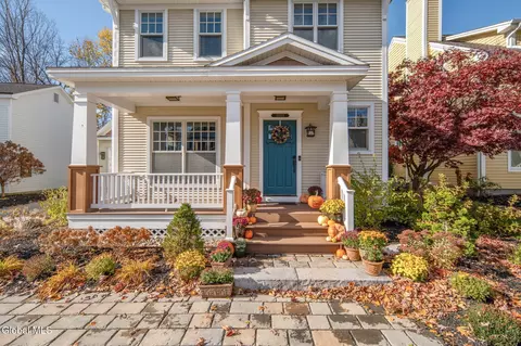 7 N Park Aly, Saratoga Springs, NY 12866