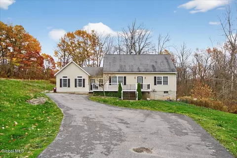 256 County Road 54, Schaghticoke, NY 12154