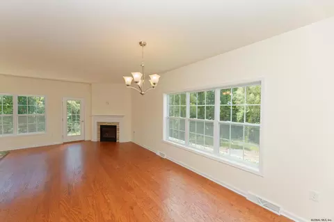 302 Kristina Loop, Troy, NY 12180 photo 10