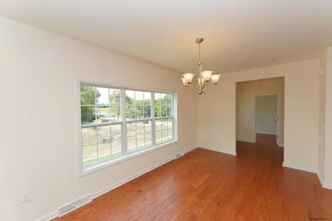 302 Kristina Loop, Troy, NY 12180 photo 11