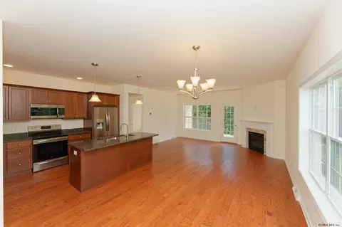 302 Kristina Loop, Troy, NY 12180 photo 9