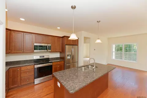 302 Kristina Loop, Troy, NY 12180 photo 18