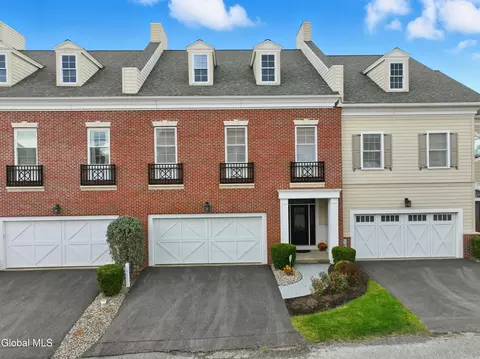 62 Cambridge Way, Latham, NY 12110