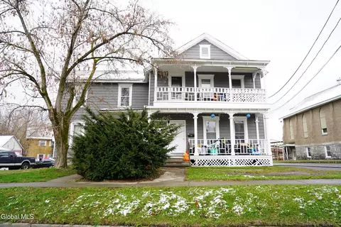 20 Church St, Granville, NY 12832