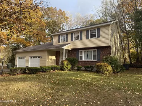 4004 Lynwood Ct, Schenectady, NY 12303